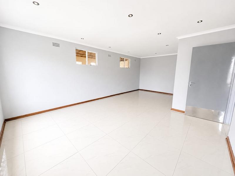 To Let 4 Bedroom Property for Rent in Northcrest Eastern Cape